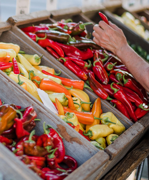 Grocer store image - red and yellow peppers